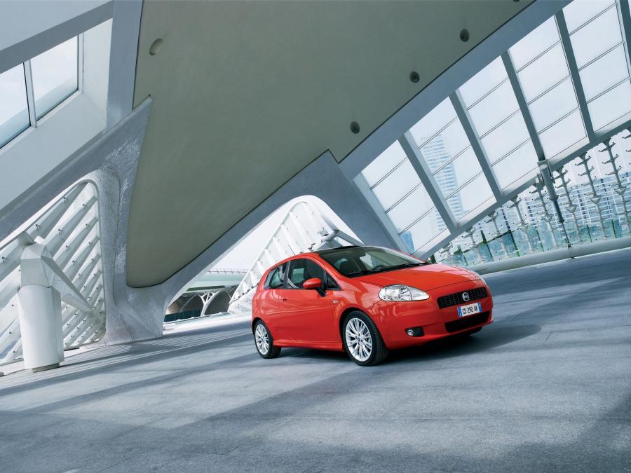  Fiat Grande Punto Multijet 3-Door 2005 года  (фото 17 из 51)